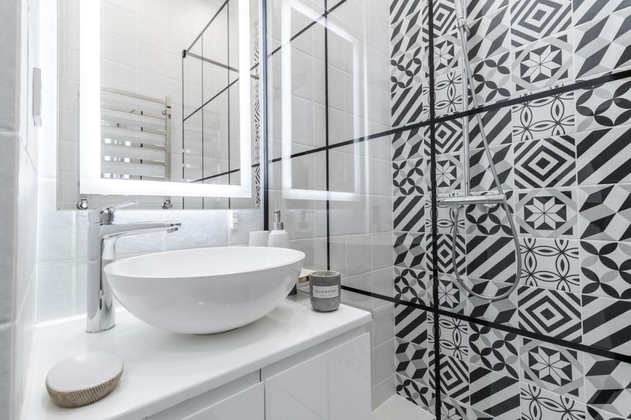 Modern Apartment Львів Екстер'єр фото