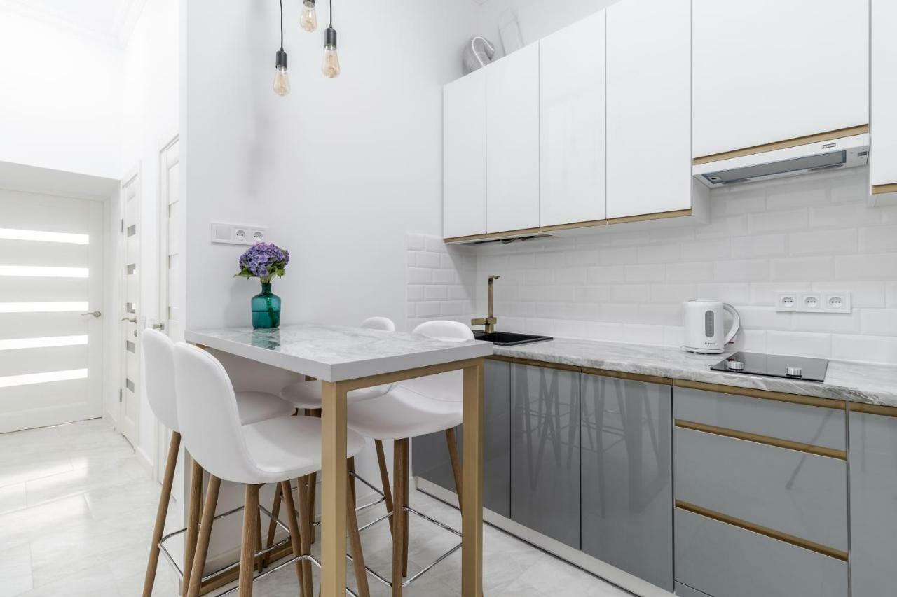 Modern Apartment Львів Екстер'єр фото