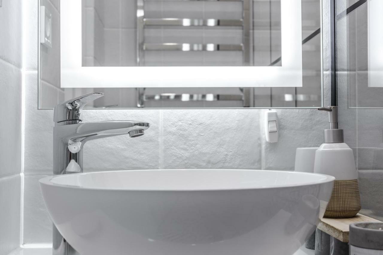 Modern Apartment Львів Екстер'єр фото